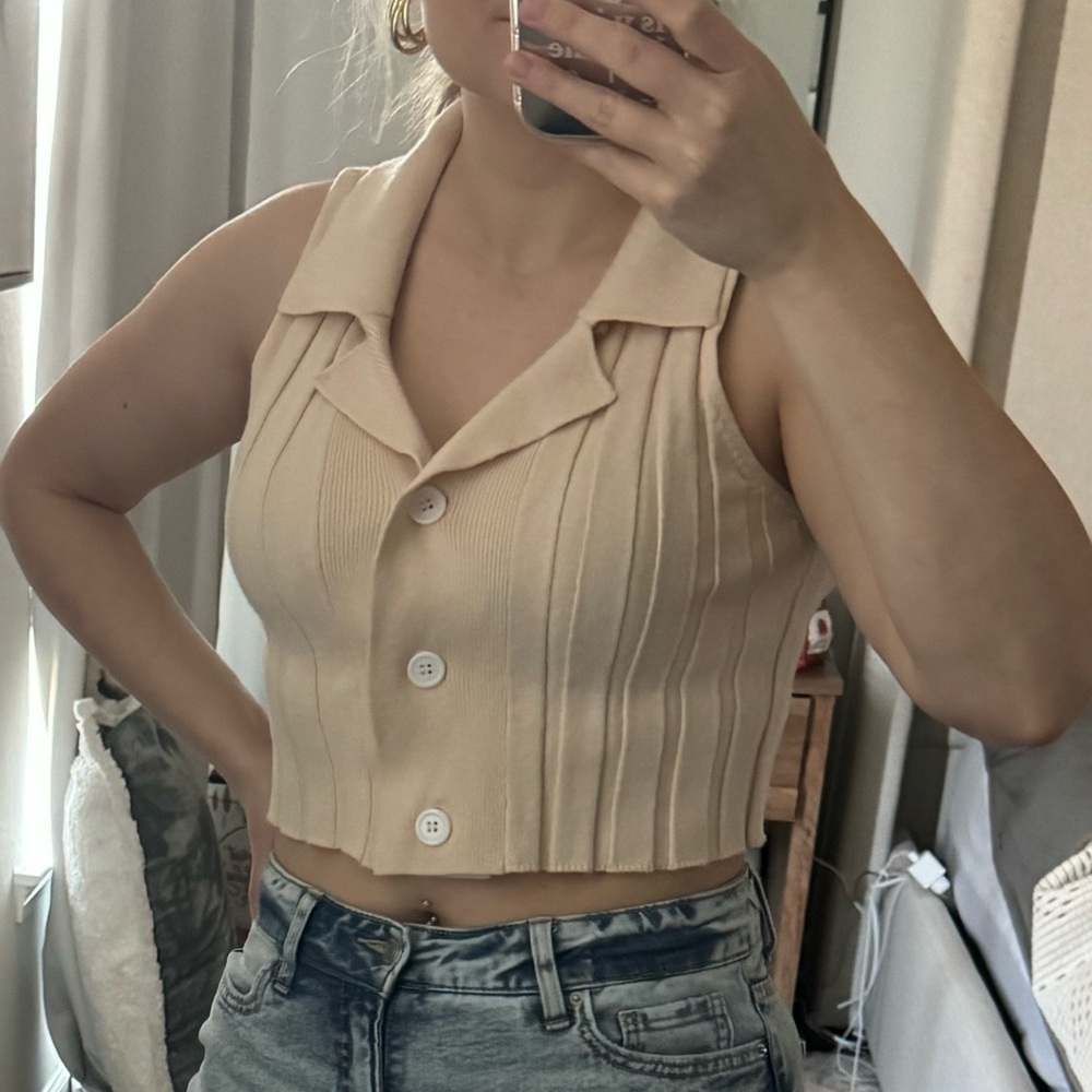 Collared Cream Button-Up Women's Top - Picture 7 of 8